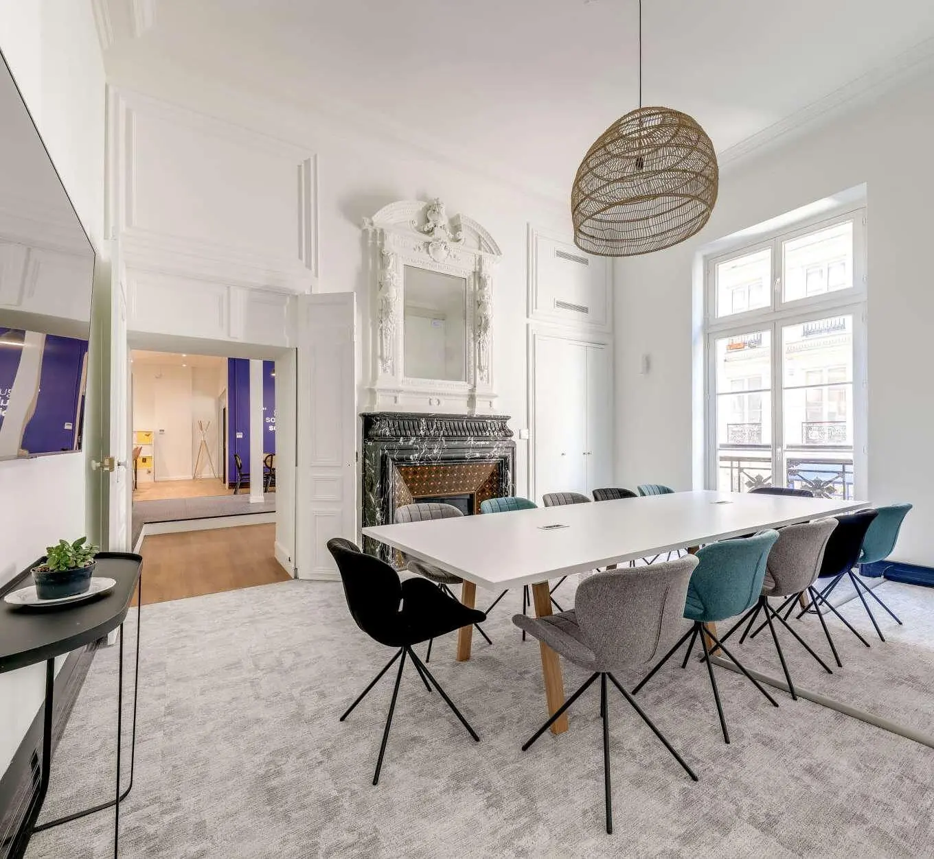 Image of an open space office