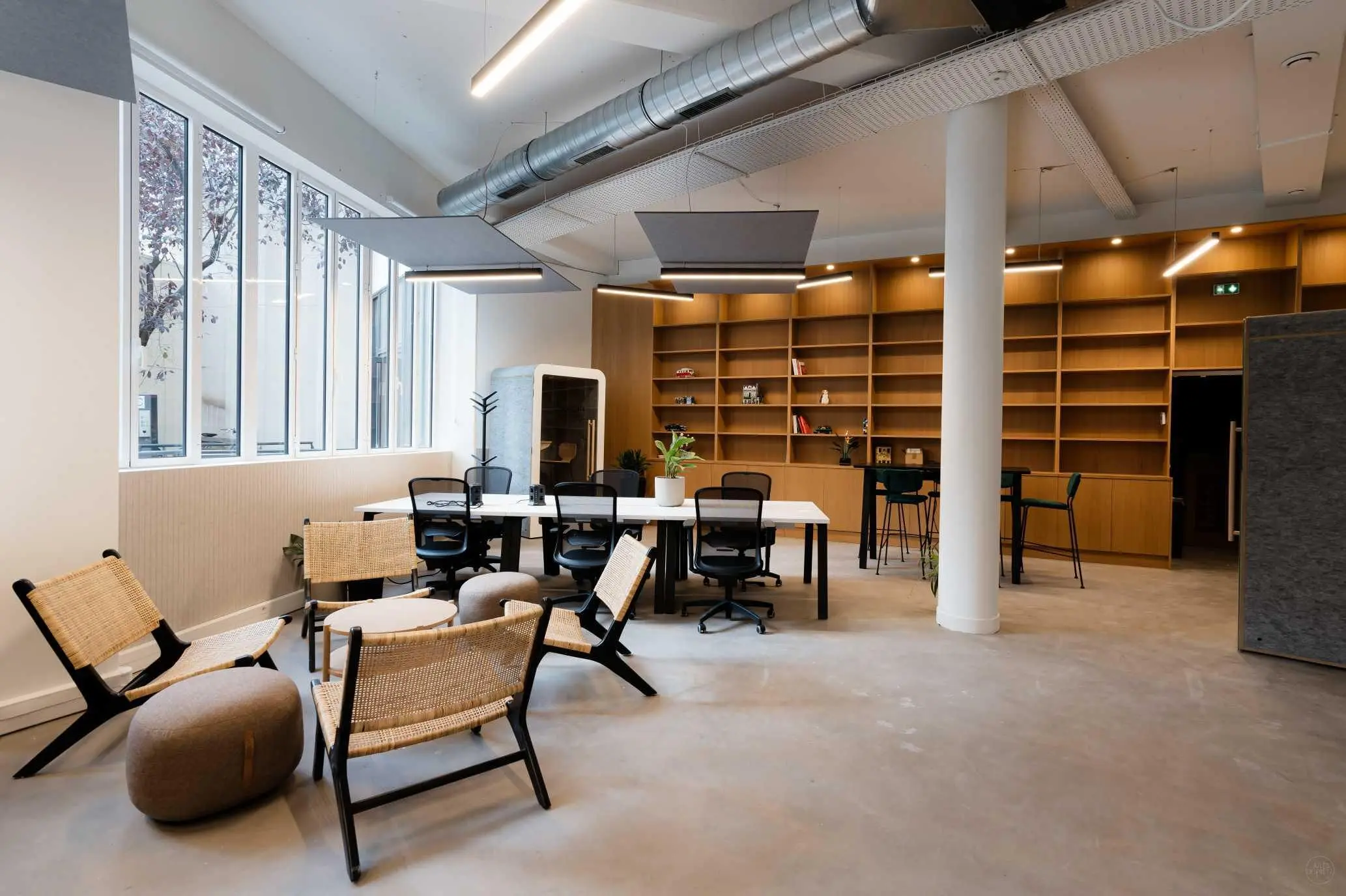 Image of an open space office