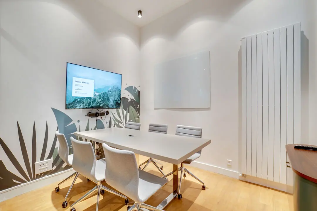 Image of an open space office