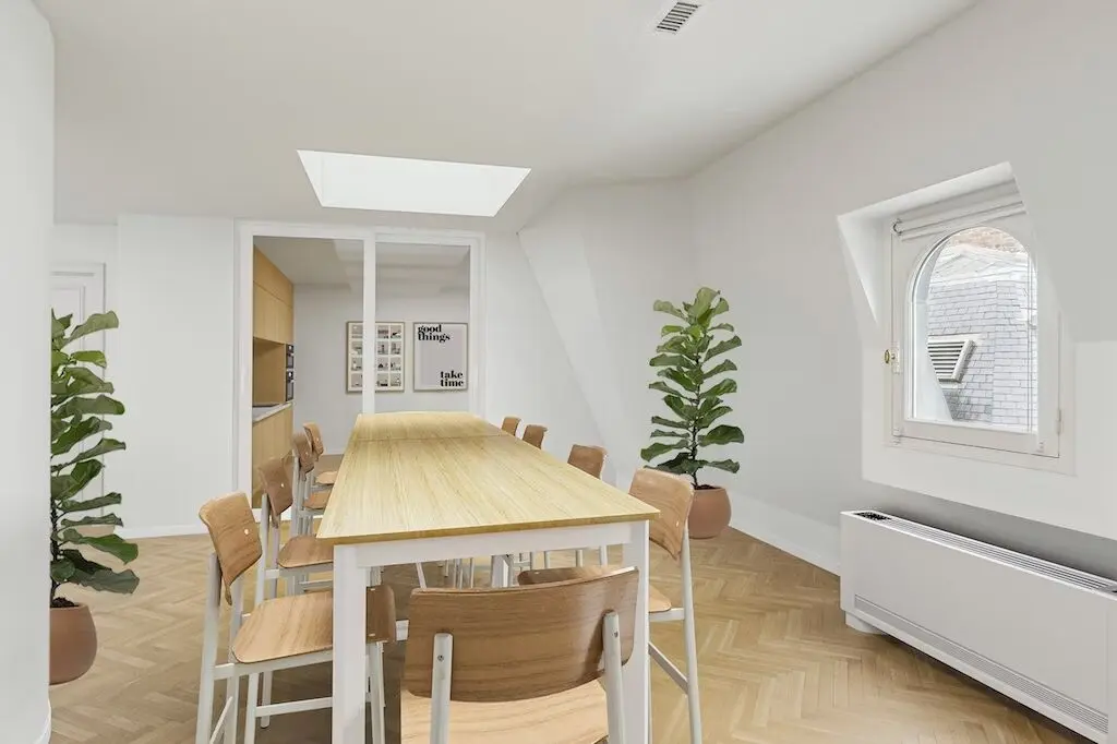 Image of an open space office